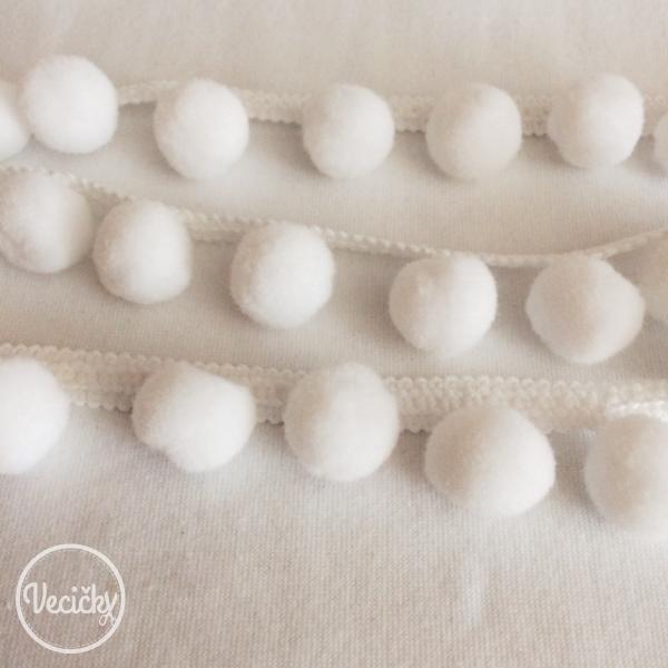 Prámik s bambuľkami 2cm - white